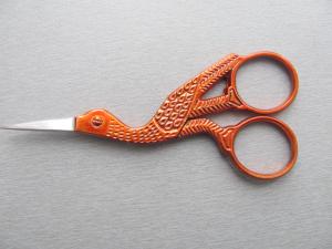 Nůžky Čáp jsou univerzální nůžky pro přesné stříhání všech běžných materiálů.